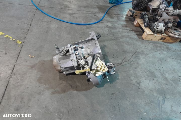 Cutie viteze manuală cu 5 trepte 9680886910 9680886910 Citroen C4 1 - 4
