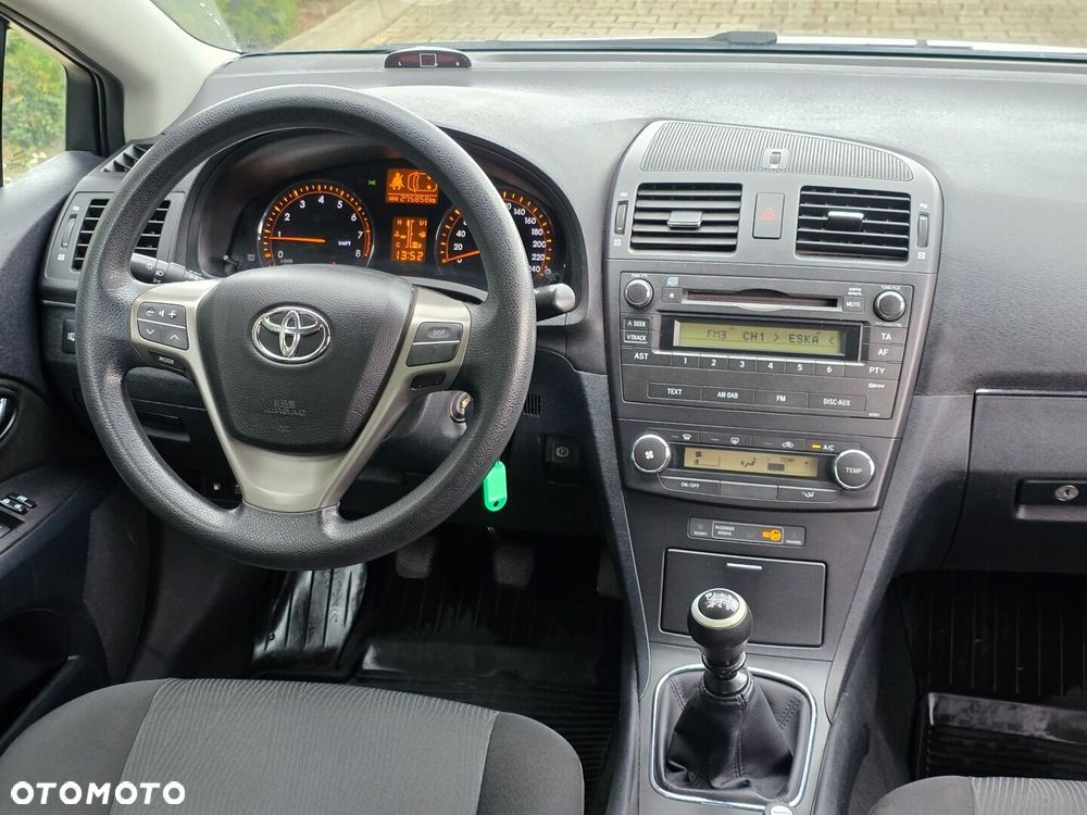 Toyota Avensis 1.6 Luna - 10