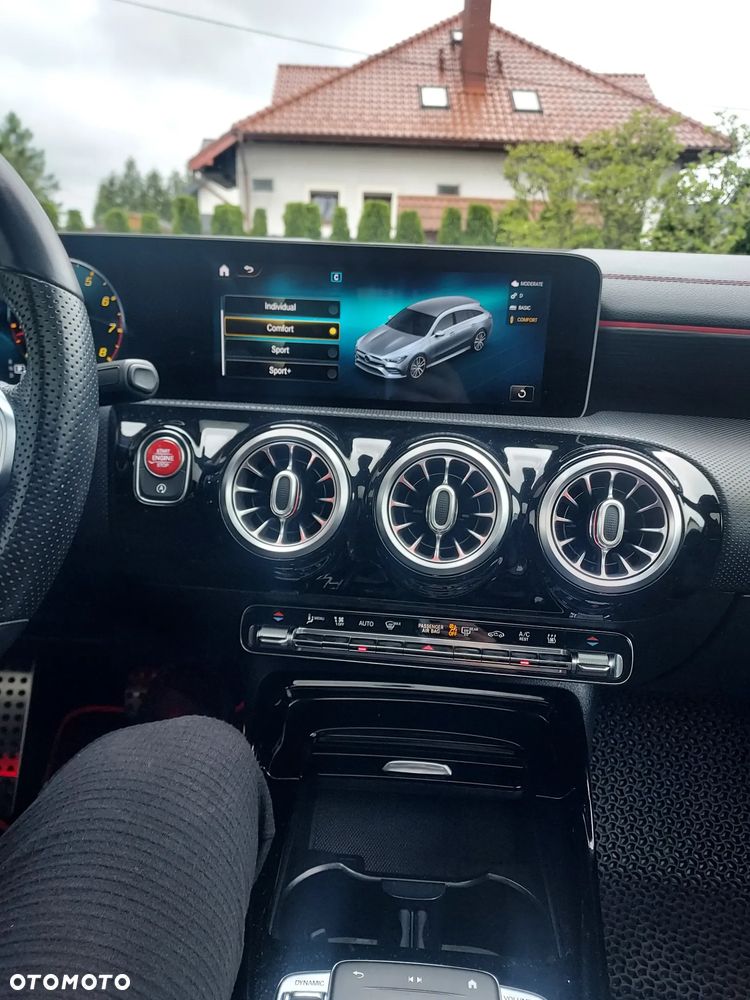 Mercedes-Benz CLA AMG 35 4-Matic 7G-DCT - 17