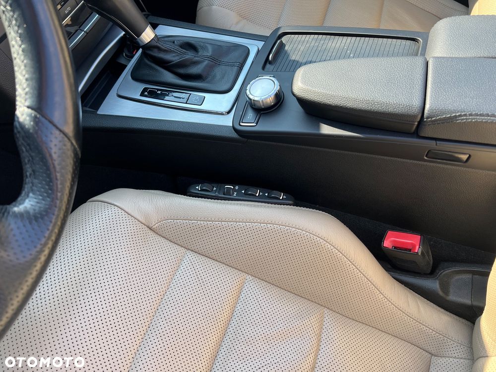 Mercedes-Benz Klasa E 250 BlueEFFICIENCY 7G-TRONIC Avantgarde - 12