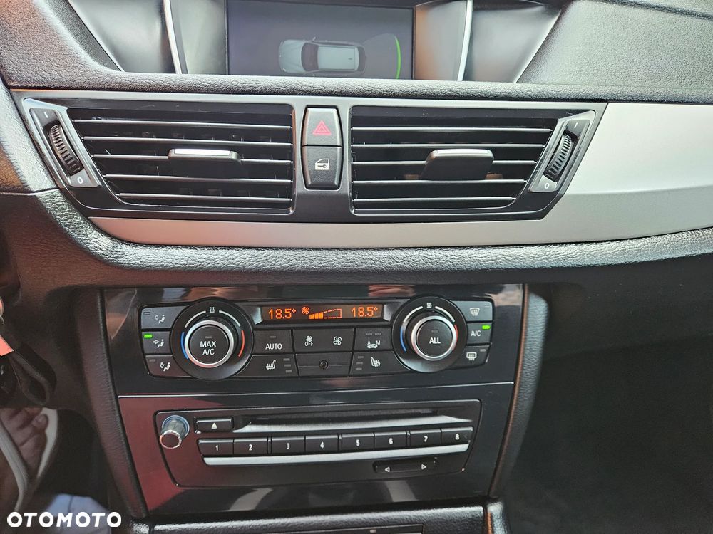 BMW X1 sDrive18d Sport Line - 17