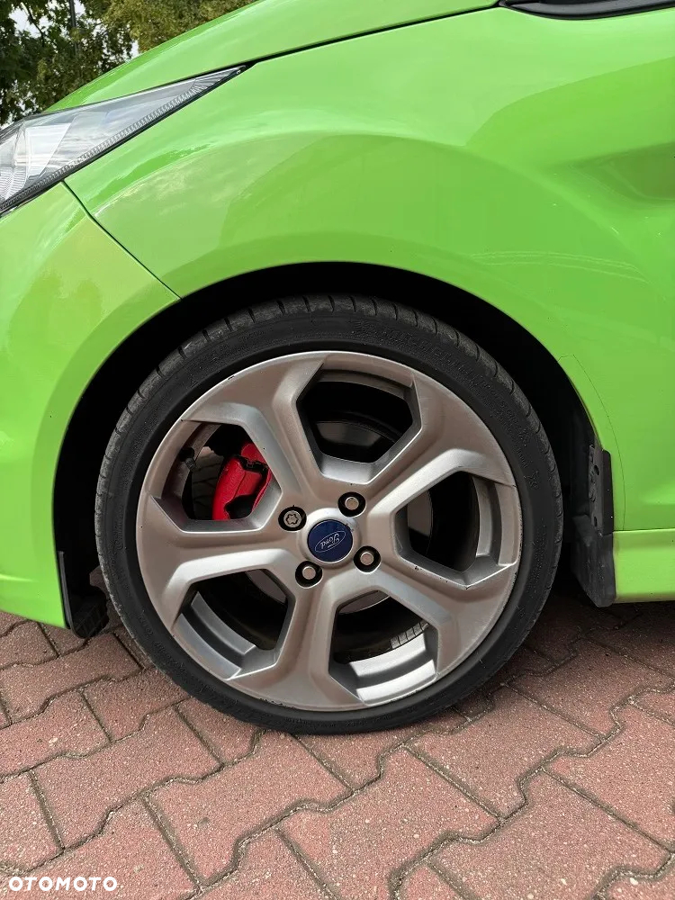 Ford Fiesta 1.6 EcoBoost ST200 - 21