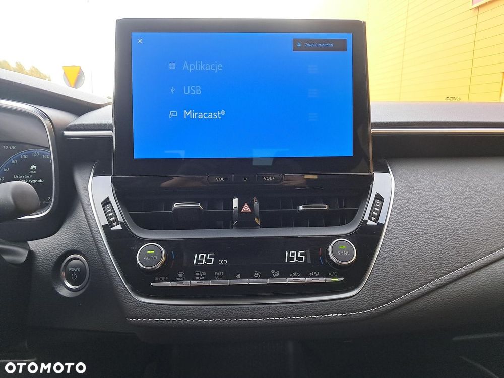 Toyota Corolla 1.8 Hybrid Comfort - 28