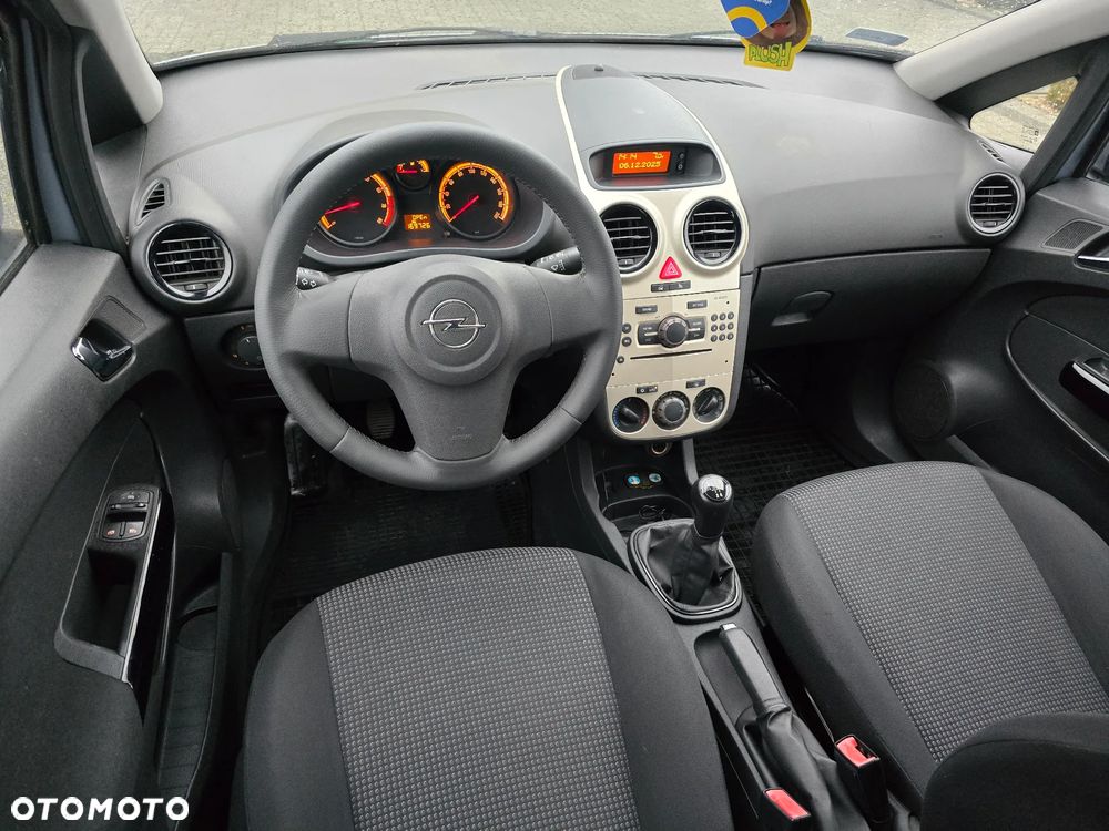 Opel Corsa 1.2 16V Essentia - 7