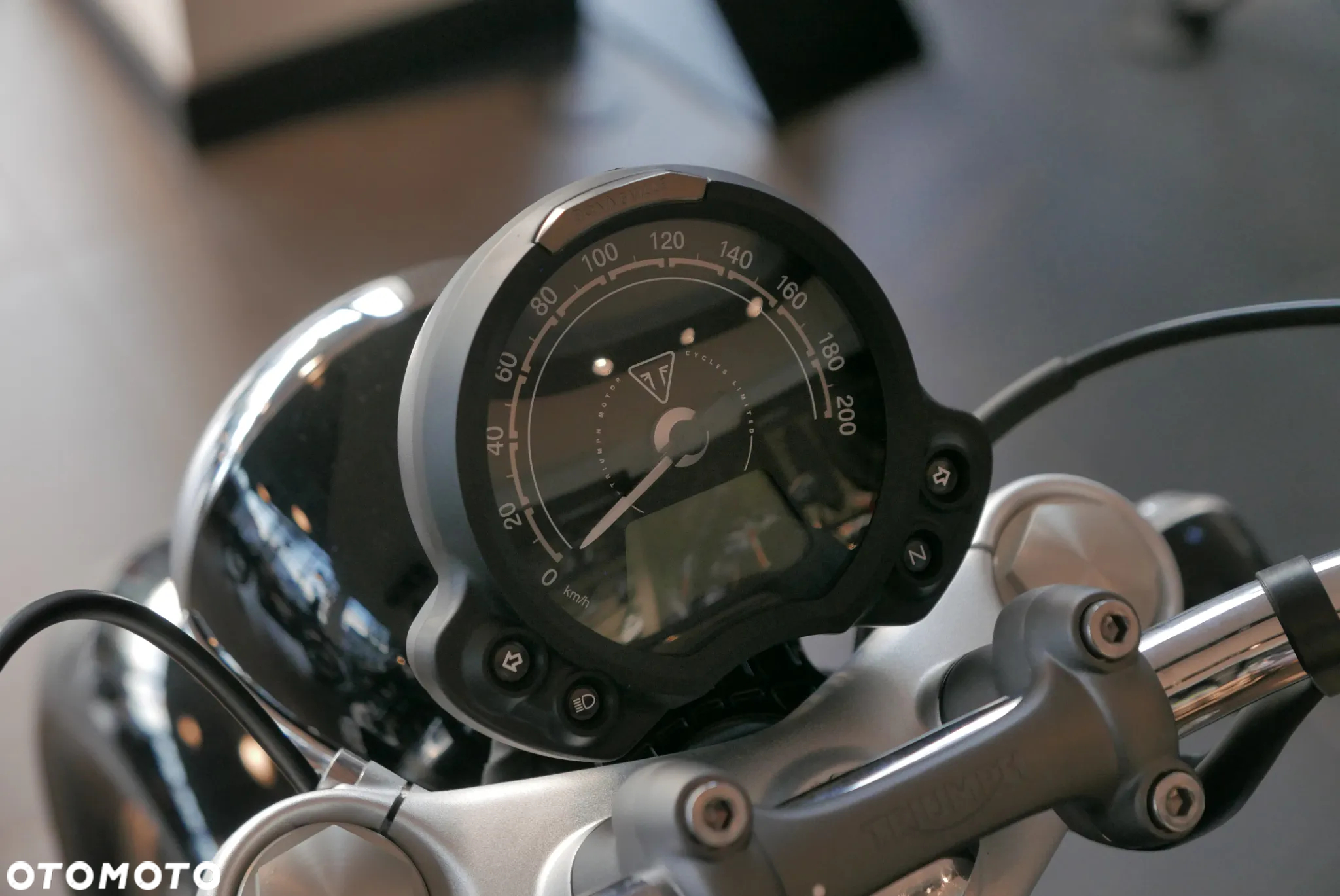 Triumph Bonneville - 5