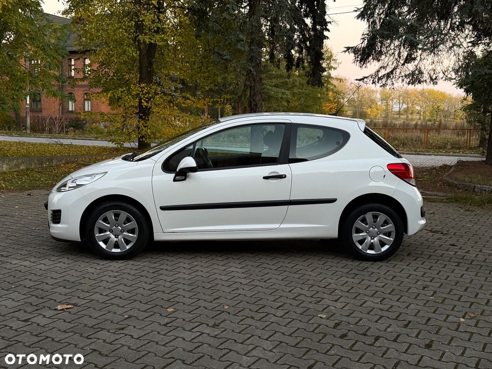 Peugeot 207 2009 photo 3
