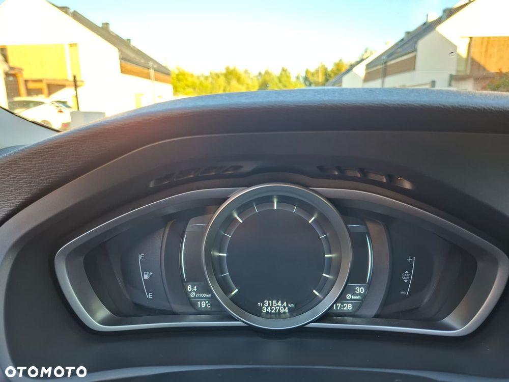 Volvo V40 D4 Drive-E Momentum - 10
