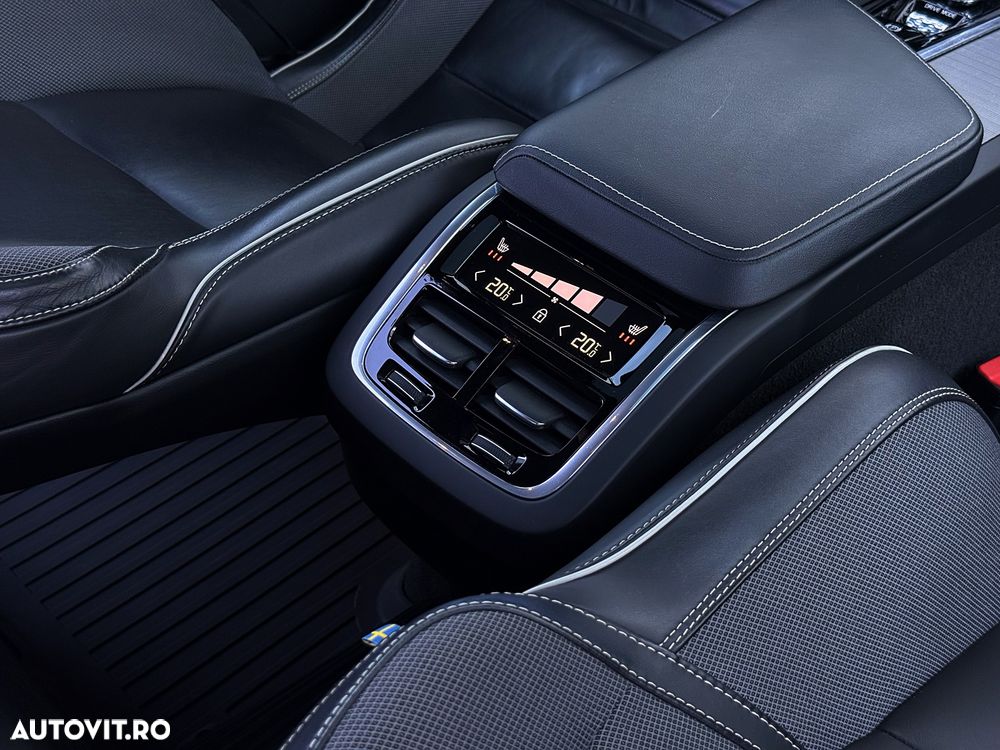 Volvo XC 60 B4 MHEV AWD R-Design - 7