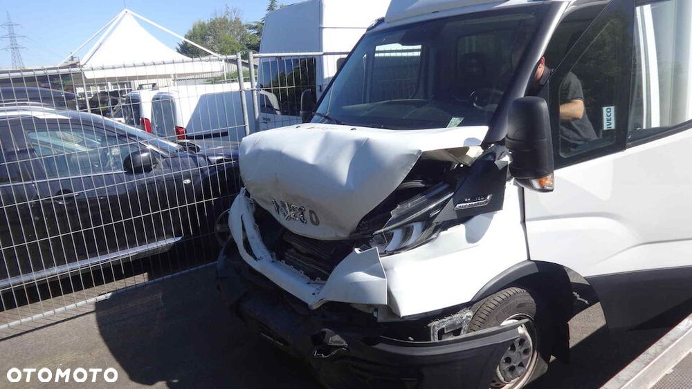 Iveco Daily 33 S 16 - 9