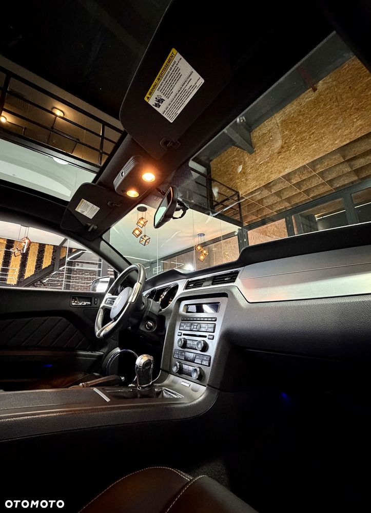 Ford Mustang 4.6 V8 GT Premium - 33