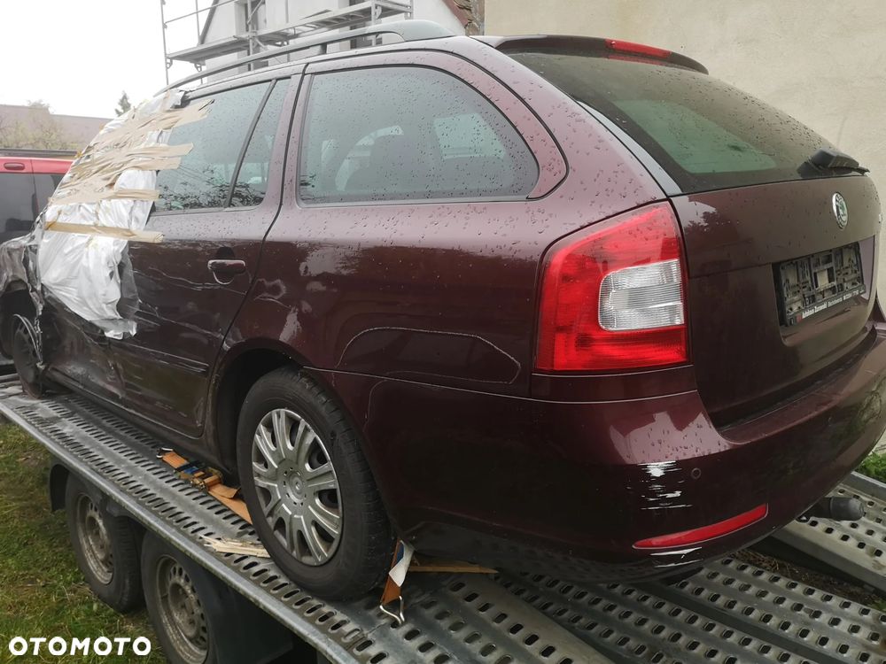 Skoda Octavia 2010 photo 3