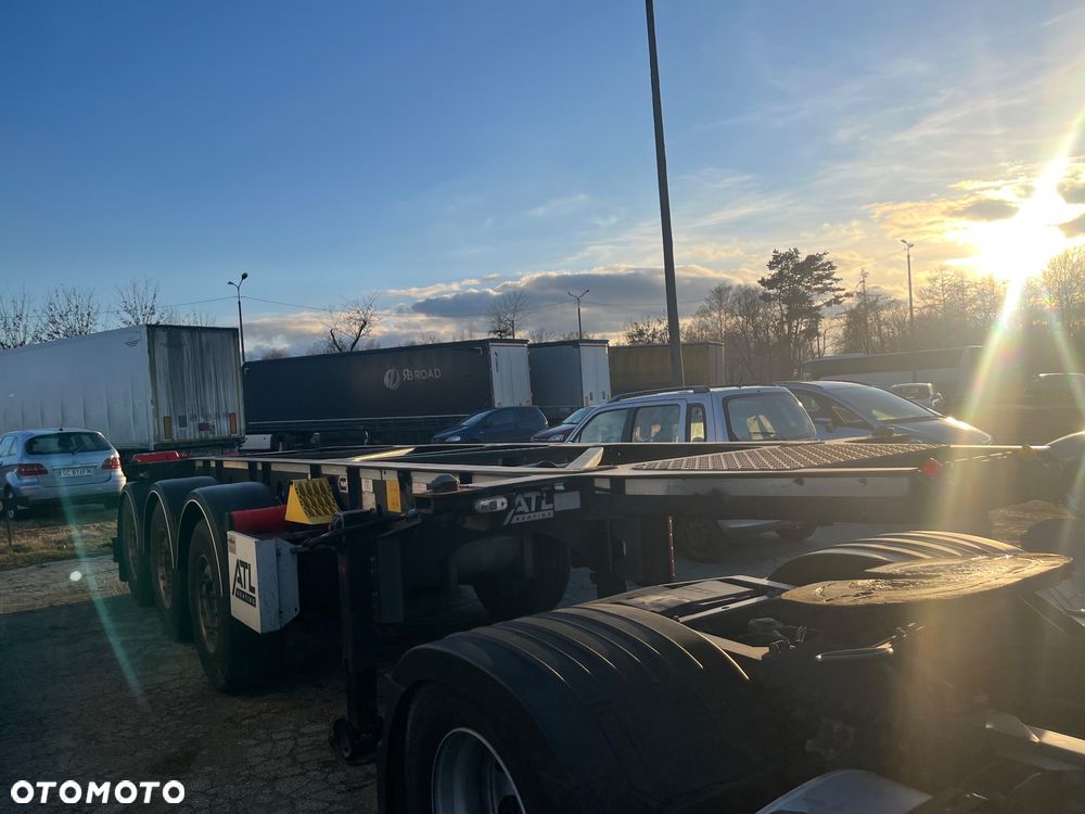 Van Hool 3-AXLE SEMI-TRAILER - 3