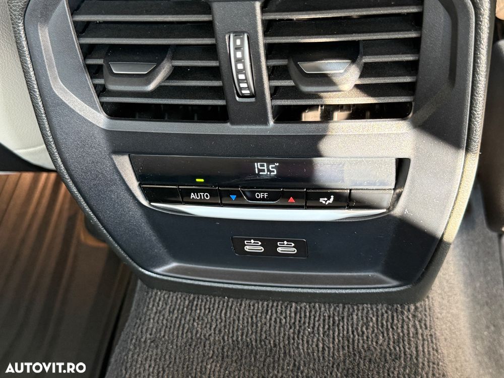 BMW Seria 3 330d xDrive AT MHEV - 33