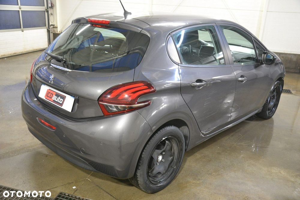 Peugeot 208 - 7