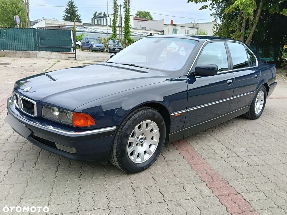 BMW Seria 7 - 12