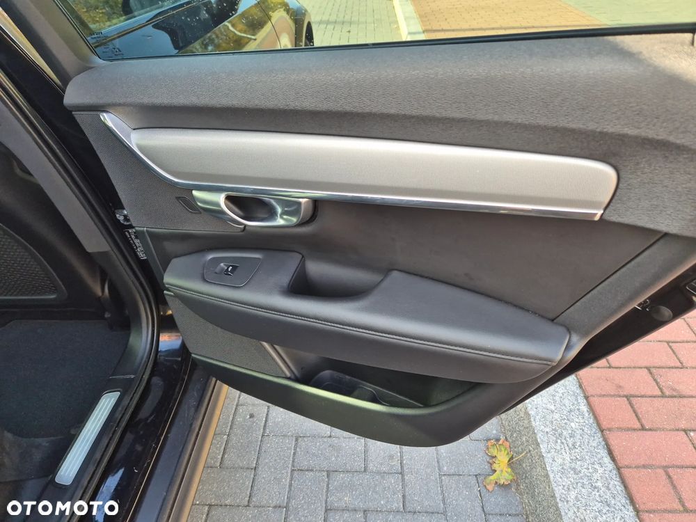 Volvo V90 Cross Country - 13