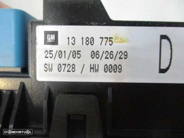 Caixa Fusiveis Opel Astra H Combi (A04) - 5