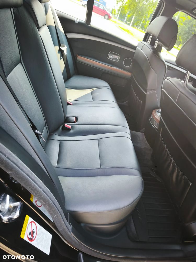 BMW Seria 7 745d - 11