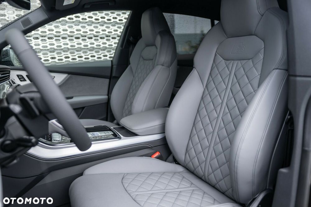 Audi Q8 - 10