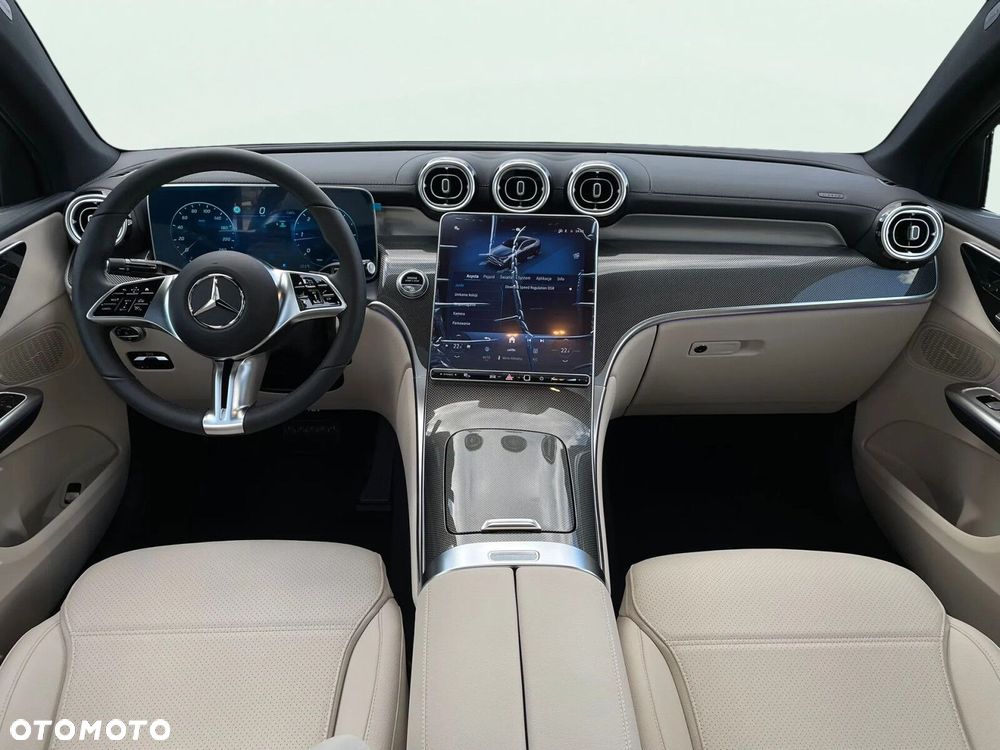 Mercedes-Benz GLC - 24