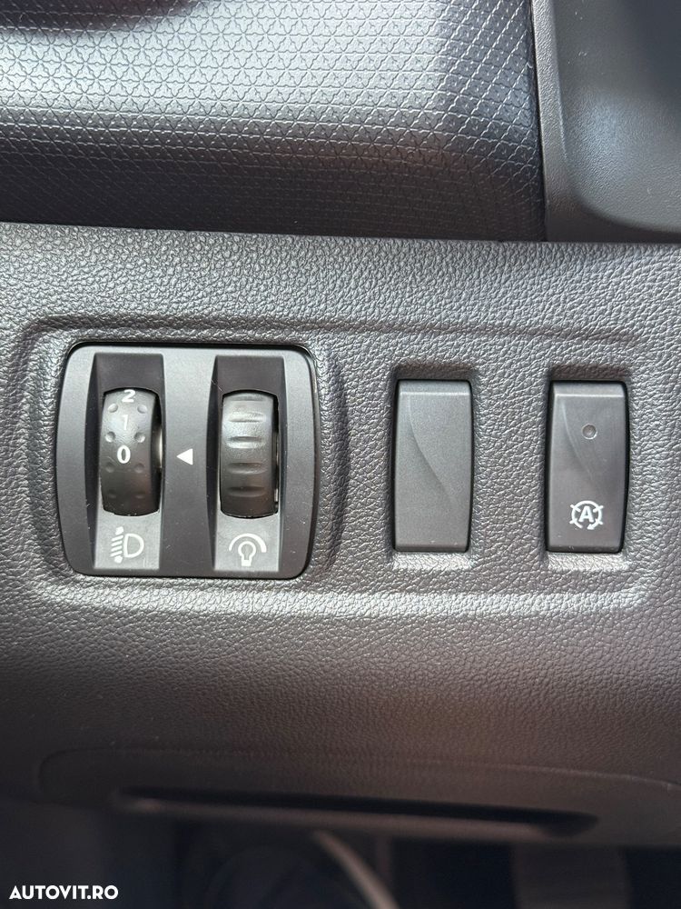 Renault Clio ENERGY TCe 90 Start & Stop LIMITED 2018 - 37