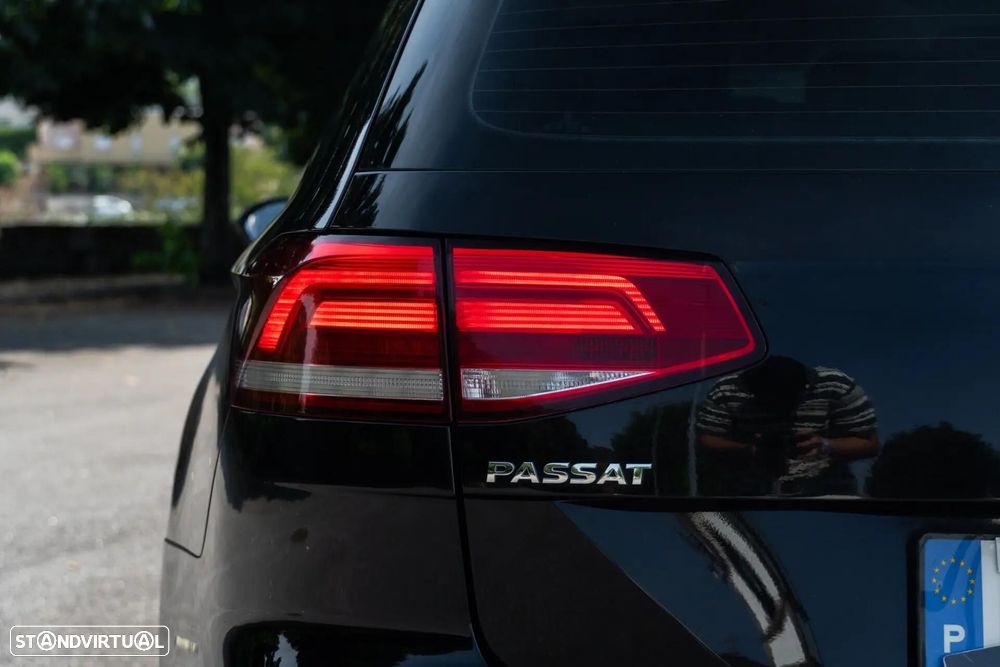 VW Passat Variant 1.6 TDI Confortline DSG - 28