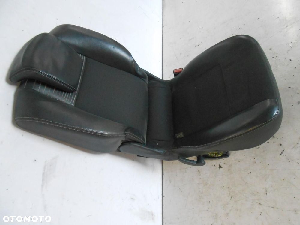FOTEL PRAWY TYŁ II RZĄD RENAULT GRAND SCENIC II # - 2