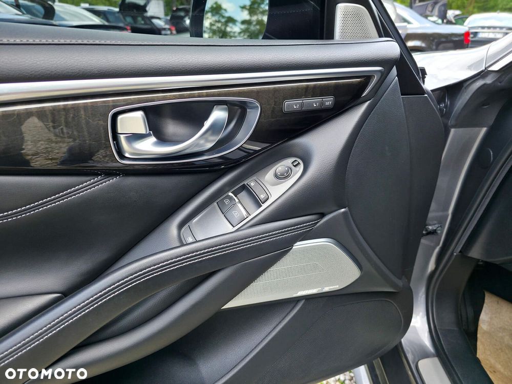 Infiniti Q60 - 14