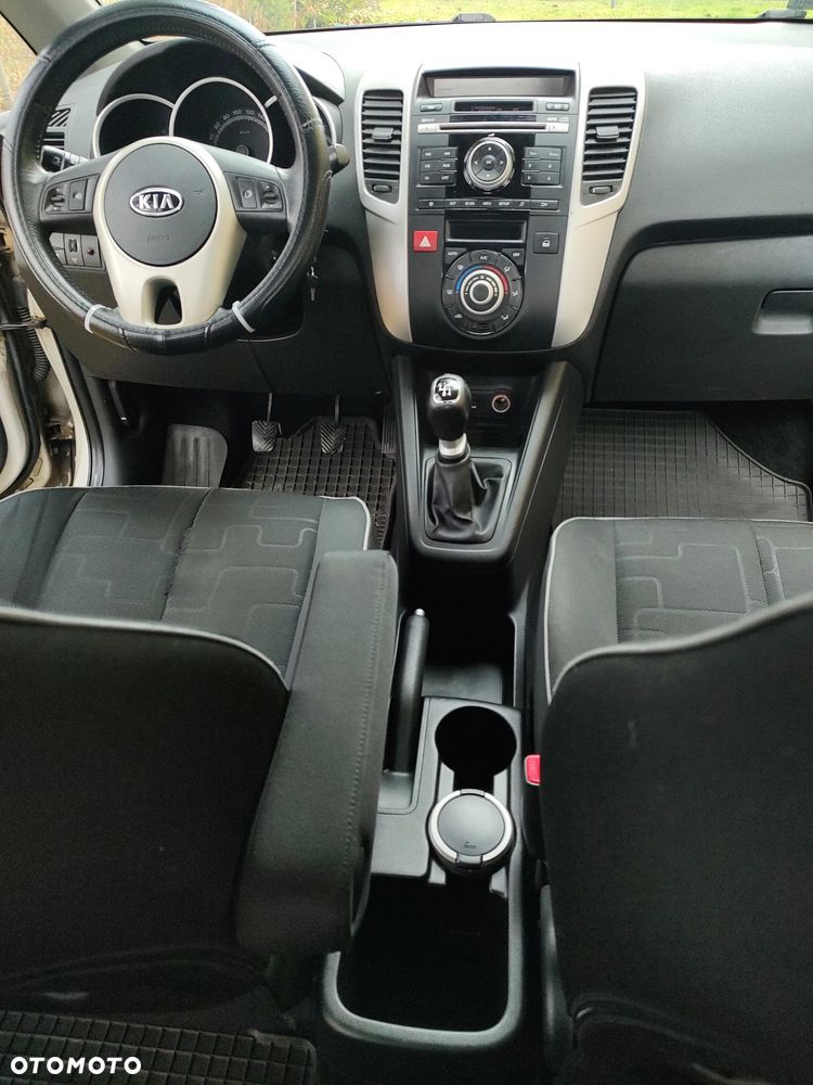 Kia Venga 1.4 L - 16