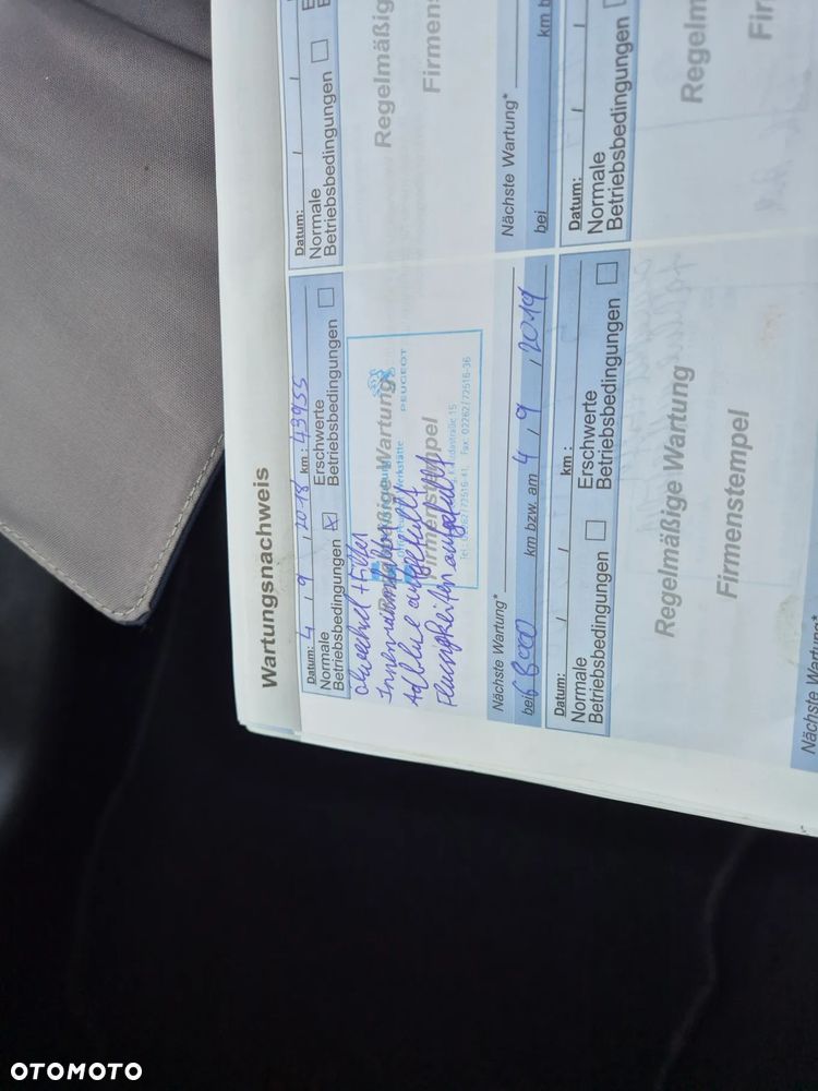 Peugeot 2008 1.6 BlueHDi Allure S&S - 21