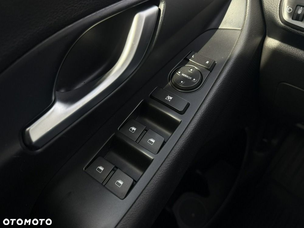 Hyundai i30 1.5 DPI Classic + - 27