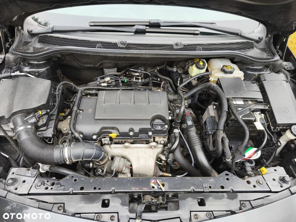 Opel Astra IV 1.4 T Sport S&S - 10