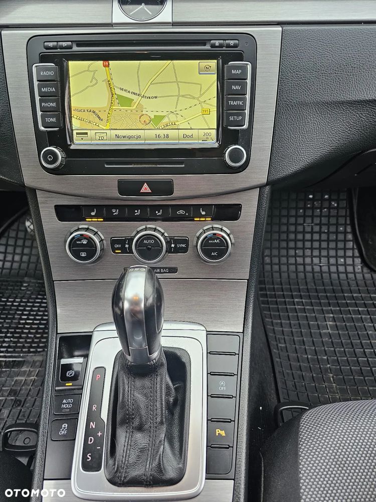 Volkswagen Passat 2.0 TDI Comfortline DSG - 16