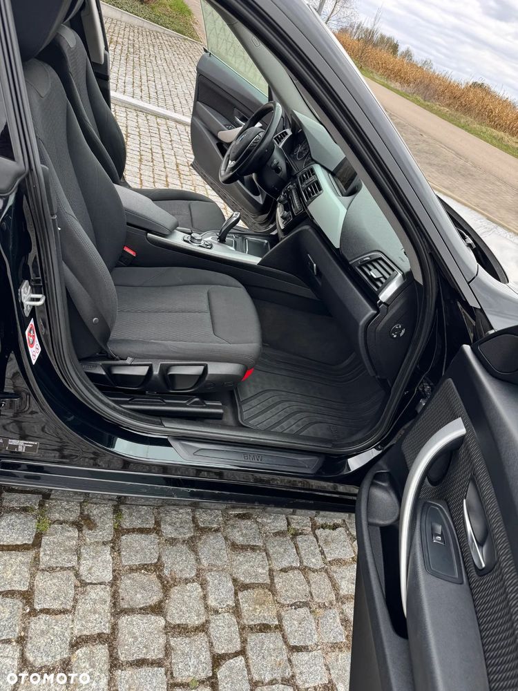 BMW 3GT 320i xDrive - 16