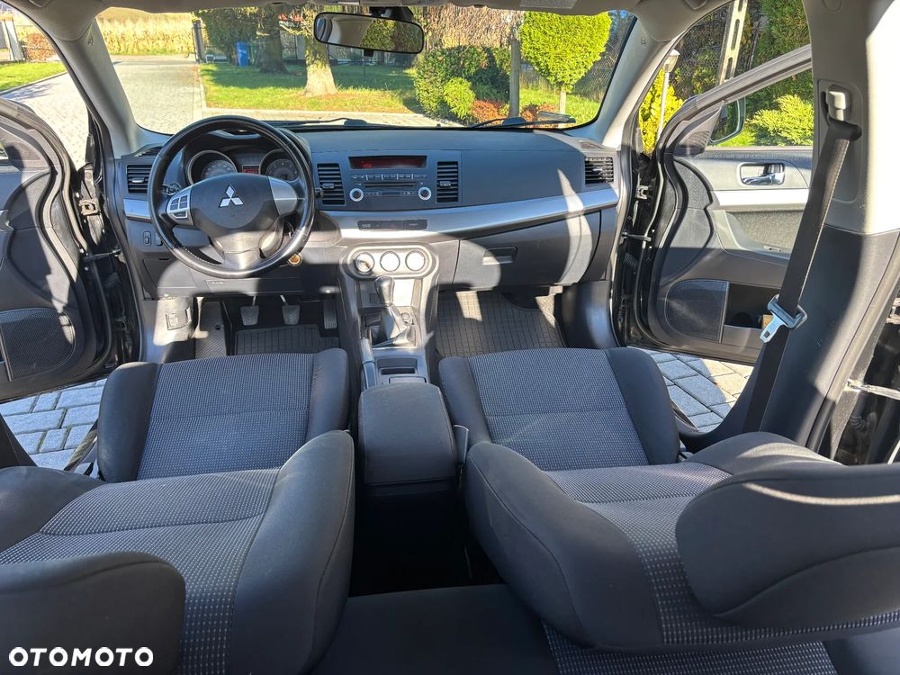 Mitsubishi Lancer 1.5 - 23