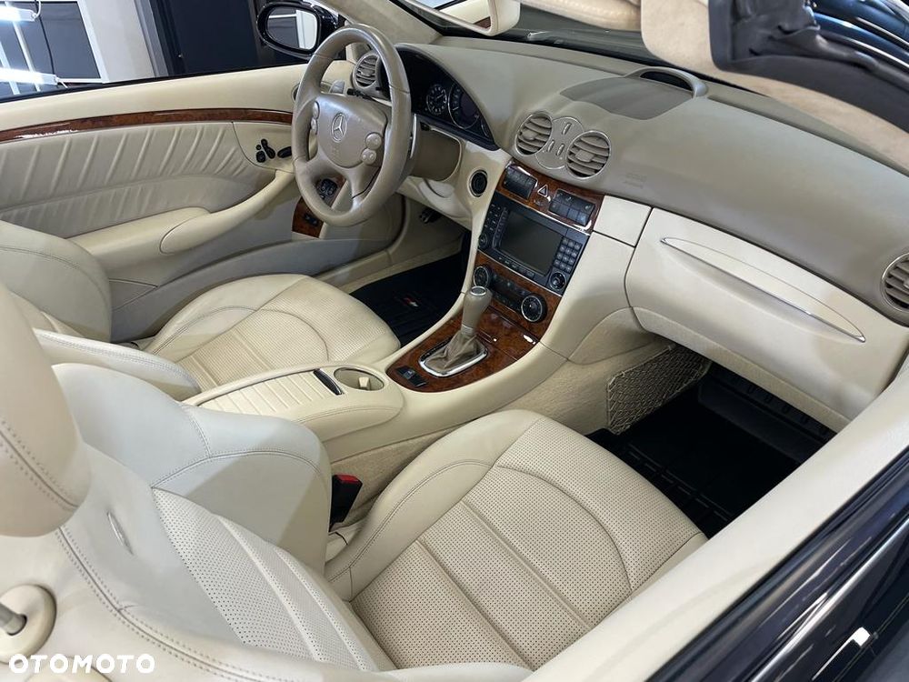 Mercedes-Benz CLK - 24