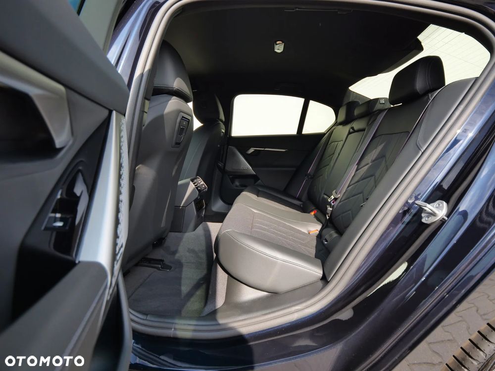 BMW Seria 5 520d xDrive - 30