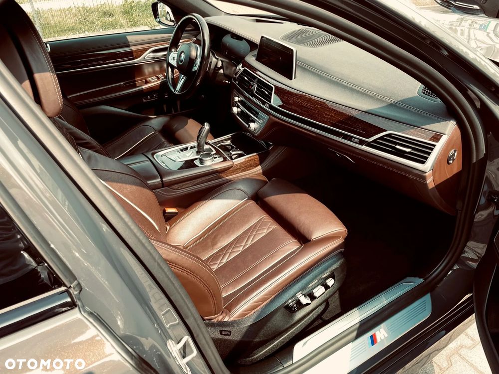 BMW Seria 7 - 16