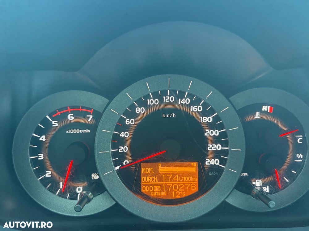 Toyota RAV4 2.2 D-4D Luxury - 8