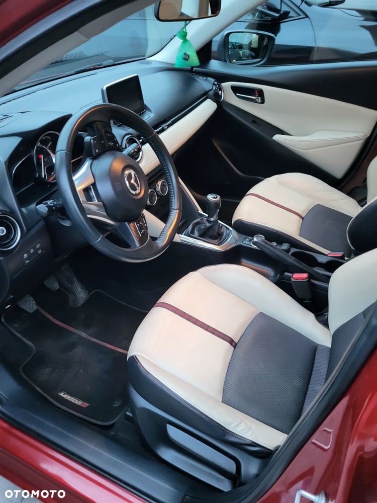 Mazda 2 - 10