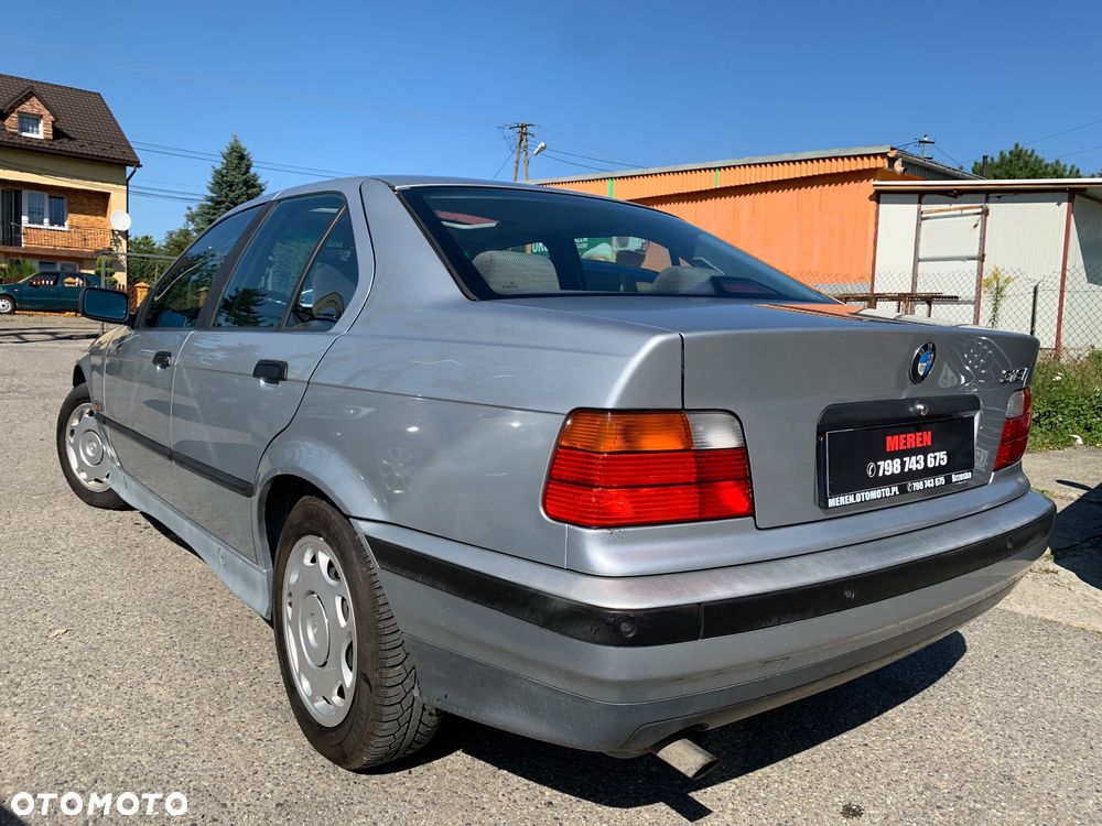BMW Seria 3 318i - 10