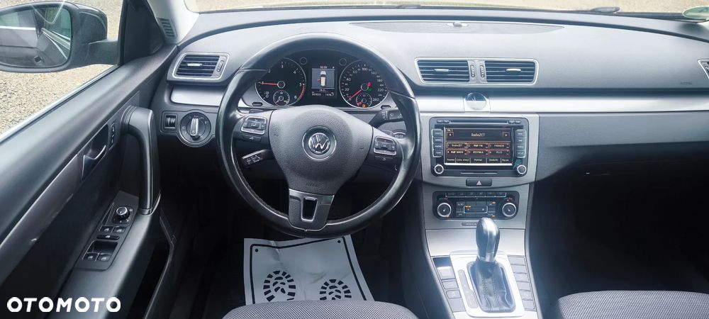 Volkswagen Passat 2.0 TDI DPF DSG Highline - 31
