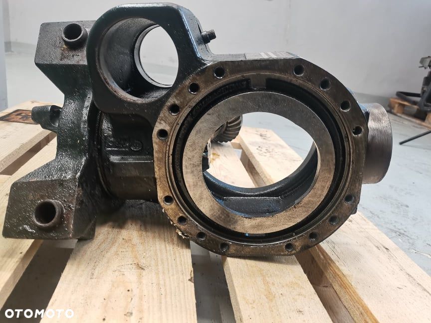 Środek mostu Spicer 14X32 {211 239} - 8