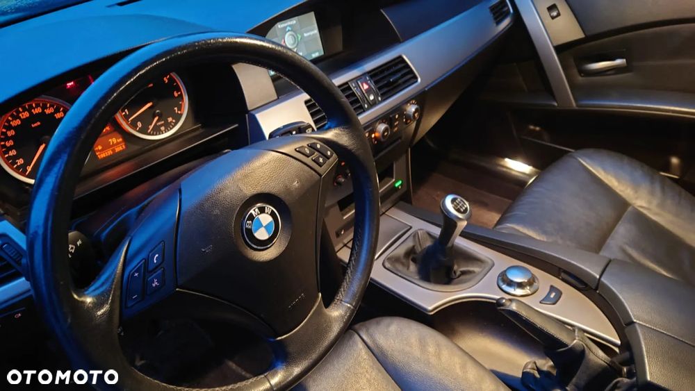 BMW Seria 5 525i - 6