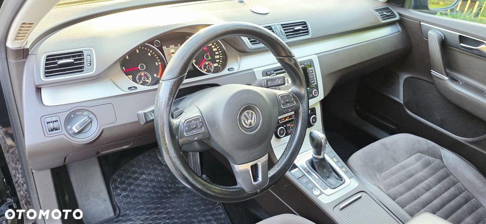 Volkswagen Passat 2.0 TDI DPF Highline DSG - 33