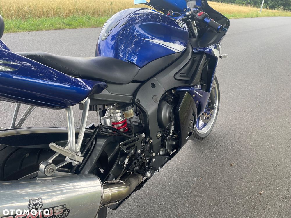 Yamaha YZF - 4