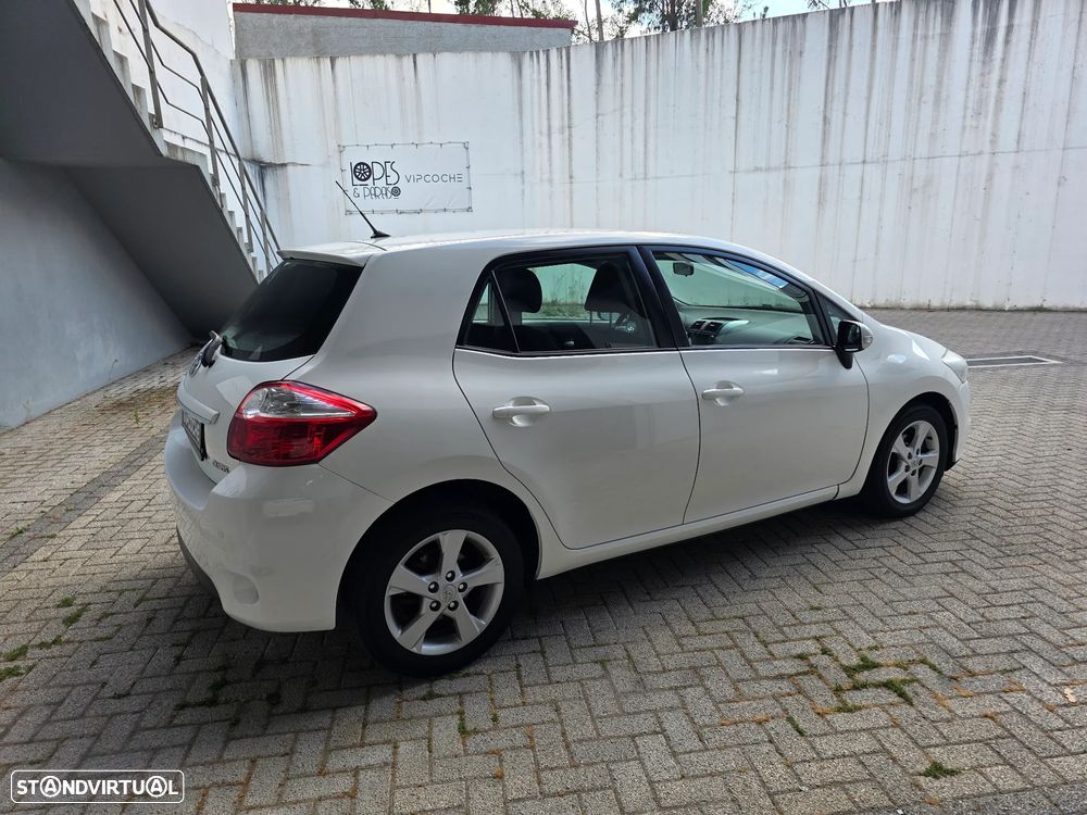 Toyota Auris 1.33 VVT-i Exclusive - 11