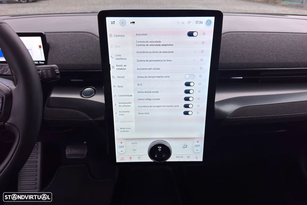 Ford Mustang Mach-E AWD GT - 29