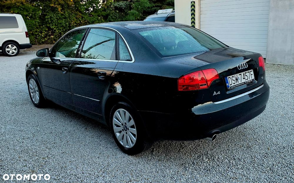 Audi A4 Limousine - 13