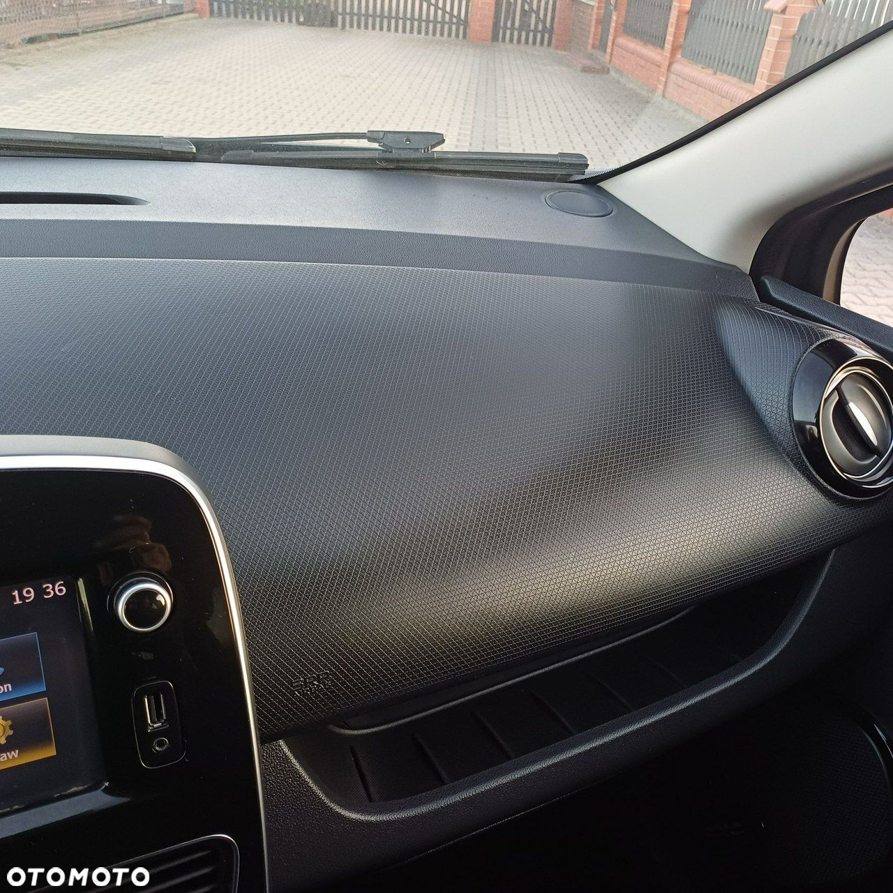 Renault Clio - 17
